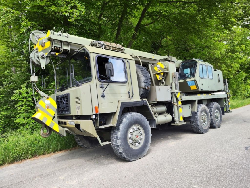 Saurer 10 DM, Kranw 20 t (75mt) sch gl 6x6