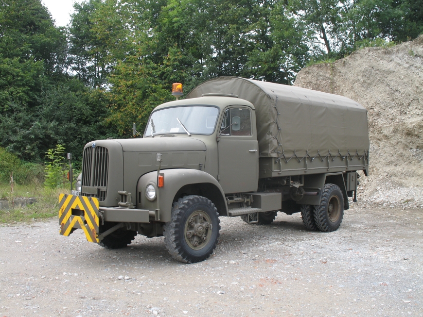 Saurer 2DM, Lastw 4,9 t gl 4x4 für Schneepflug